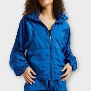 Year of Ours The Sails Windbreaker Jacket in Blue Flame Women’s Size XS